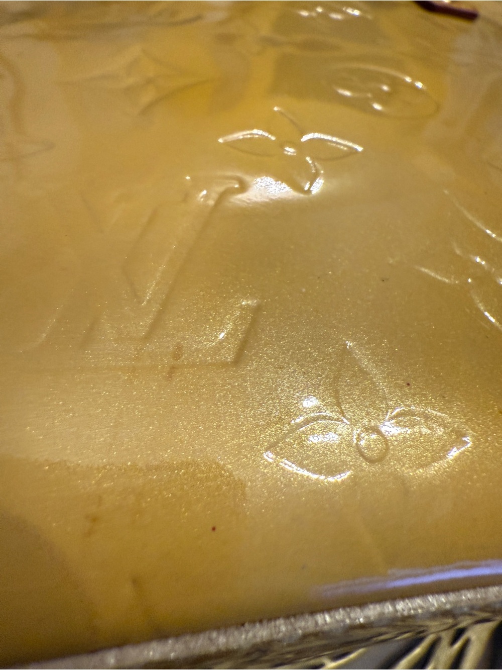 Louis Vuitton Yellow Patent Leather Vernis Monogram Reade PM Tote w/ COA - Picture 15 of 17
